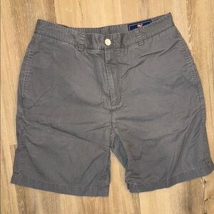 Vineyard Vines Gray Flat Front Shorts with Timeless Appeal